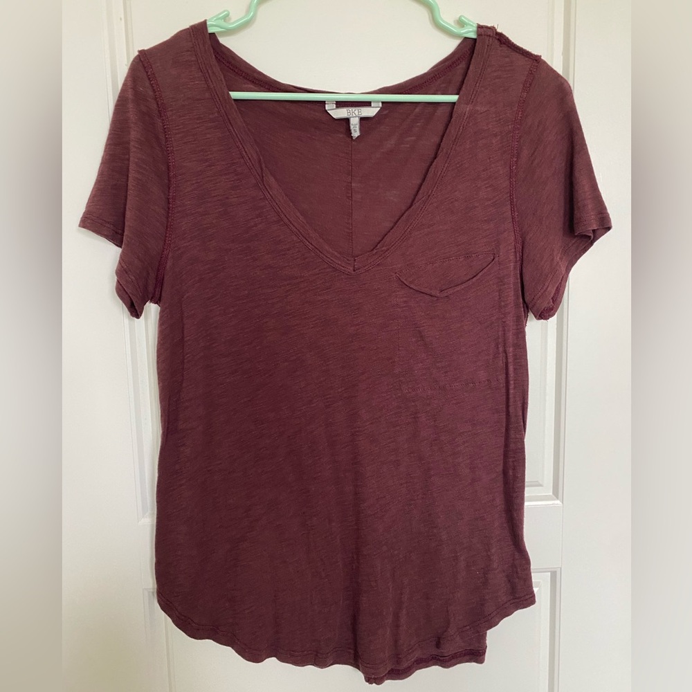 BKE v neck top. Burgundy. Size Small